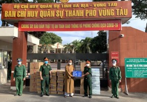 BRVT: Chùa Liên Trì hỗ trợ nhu yếu phẩm cho Ban Chỉ huy Quân sự thành phố Vũng Tàu