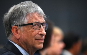 Hàng triệu người hâm mộ sốc, thất vọng khi biết Bill Gates từng là "tay chơi" khét tiếng.!