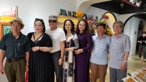 Chính thức triển khai Chương trình "Áo dài 0 đồng"