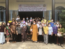 Trung Tâm Nhân Đạo Từ Tâm tổ chức cúng dường 300 Trụ Trì chùa đầu năm