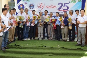  25 năm trở về mái trường xưa…!
