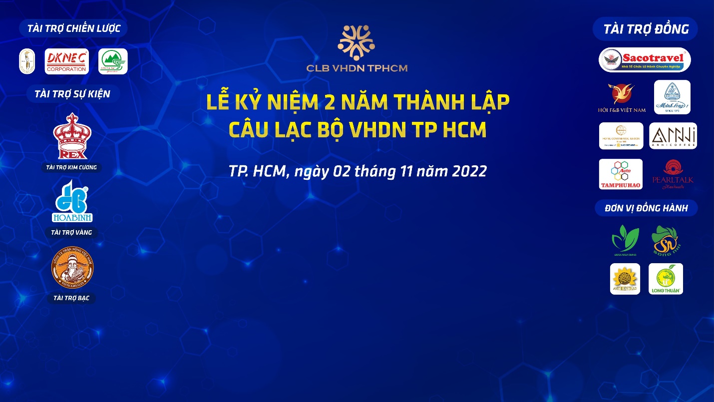 700